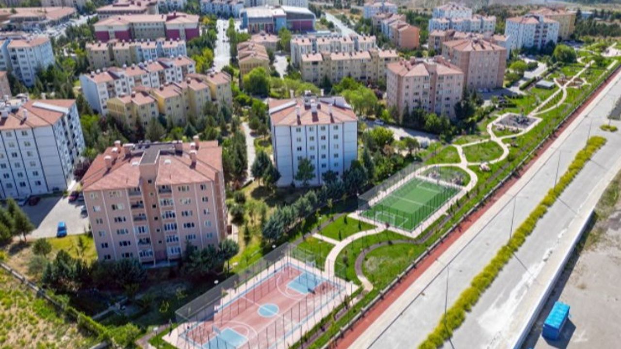 Nevşehir Belediyesi'nden park içine spor tesisi