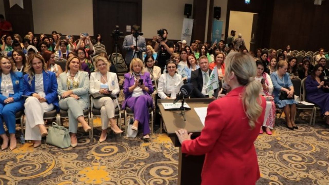 Türk dünyasının "Bin Kadın Gücü" Kocaeli'de buluştu