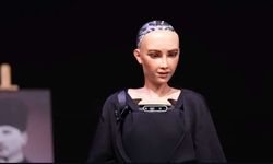 Dünyanın İlk Vatandaşlık Alan Robotu Sophia, Mevzular Açık Mikrofon Programında Heyecan Yarattı