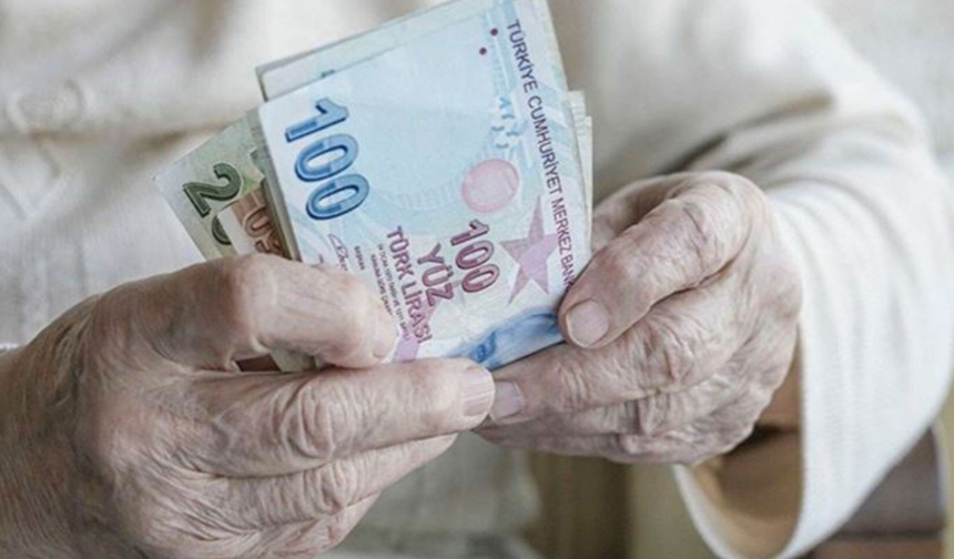 SGK'dan Son Dakika Duyurusu! Emekliye 3 Maaş İkramiyesi Müjdesi Verildi